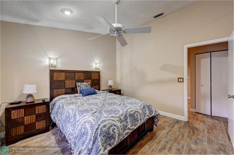 2/2.1 in Baywood Village III at The Township for sale 239,900