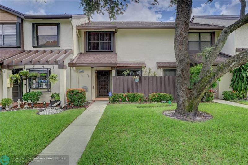 2/2.1 in Baywood Village III at The Township for sale 239,900