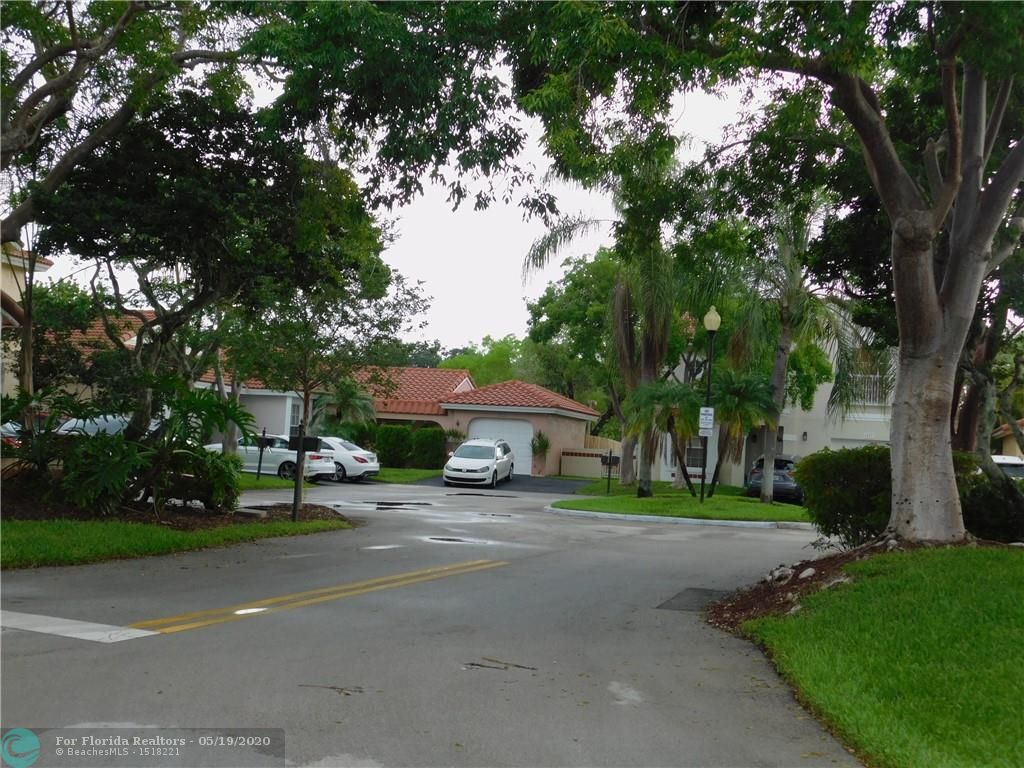 3/2 in Garden Homes at Country Isles for sale 339,900