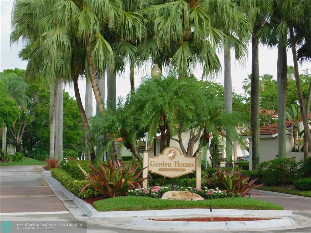 3/2 in Garden Homes at Country Isles for sale 339,900