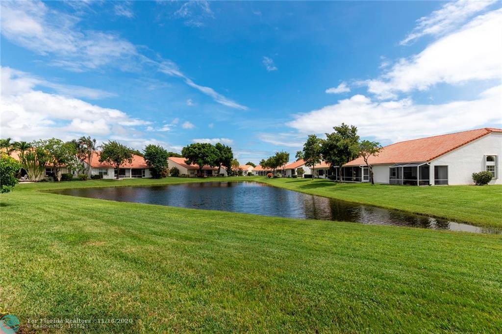 2/2 in Floral Lakes for sale 265,000