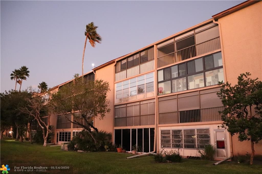 Palm Lakes 9 properties for sale, Margate,33063 FL. Boca Agency Real Estate.