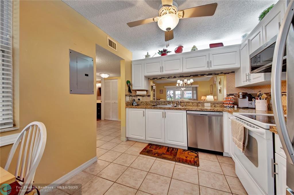 MLS F10248882 in SUNRISE LAKES PHASE 4, 10312 NW 24TH PL APT 106