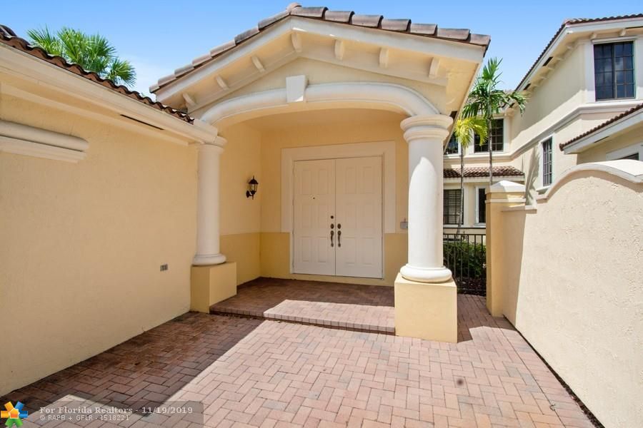 3/3 in Mariposa Pointe for sale 465,000