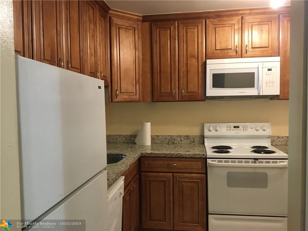 PINE ISLAND RIDGE 18 properties for sale, Davie,33324 FL. Boca Agency