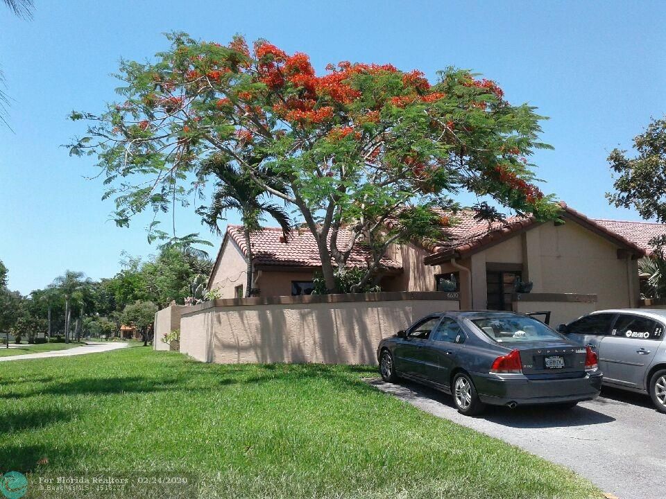 THE MOORS 10 properties for sale, Hialeah,33015 FL. Boca Agency Real