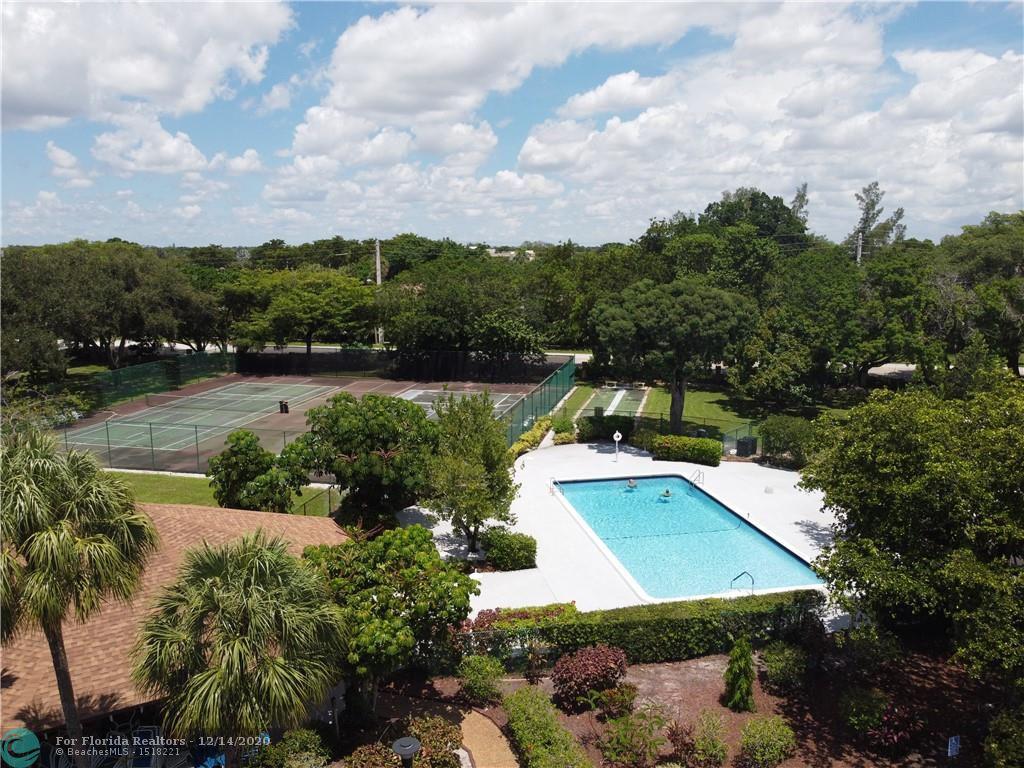 2/2 in HiGreens of Inverrary at Inverrary for sale 124,900