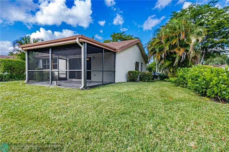 2/2 in Sawgrass Village I at The Township for sale 294,900