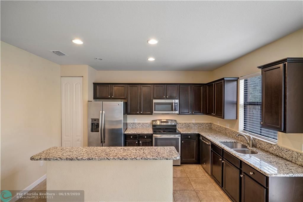 Town Parc 9 properties for sale, Parkland,33076 FL. Boca Agency Real Estate.