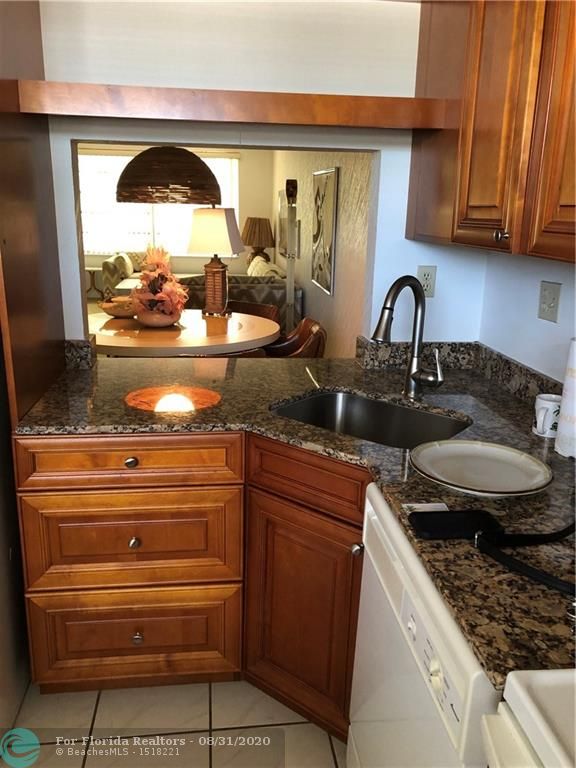 OMEGA 17 properties for sale, Plantation,33313 FL. Boca Agency Real