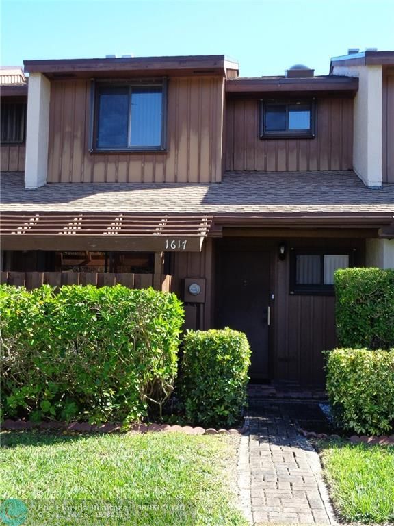 SHERBROOKE TOWNHOMES 5 properties for sale, Hollywood,33020 FL. Boca