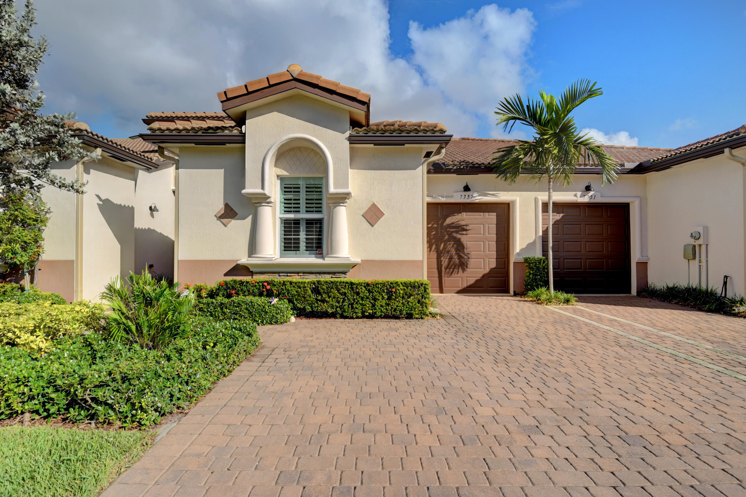 2/2 in Villaggio Reserve for sale 369,900