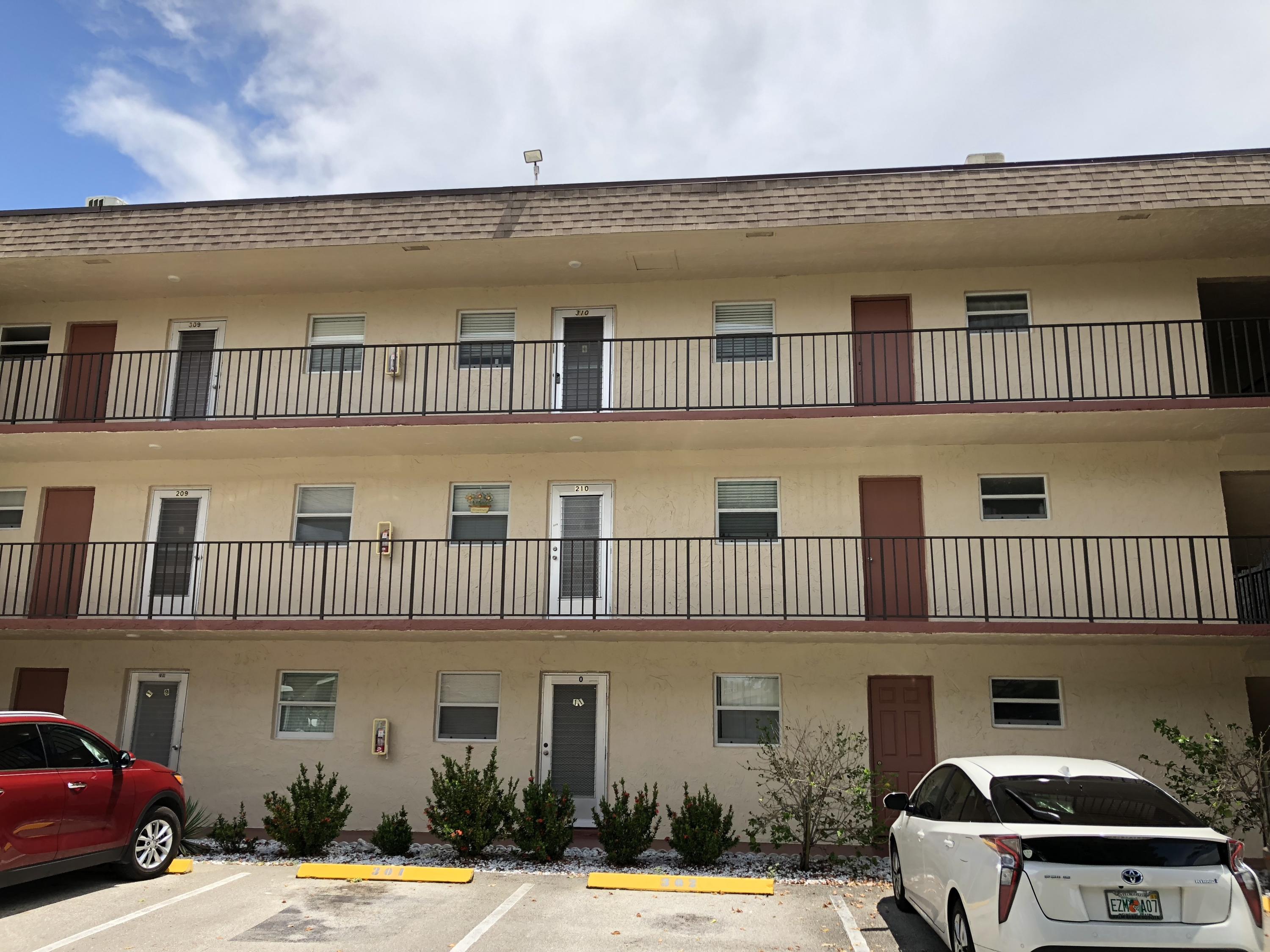 LAKESIDE VILLAGE 15 properties for sale, Palm Springs,33461 FL. Boca