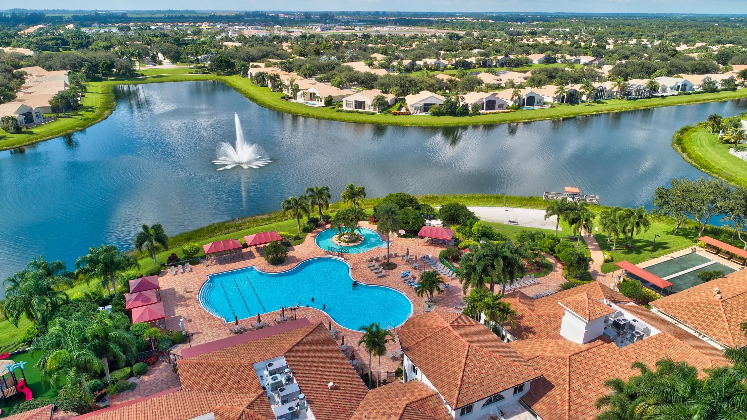 4/2.1 in Valencia Falls for sale 514,000