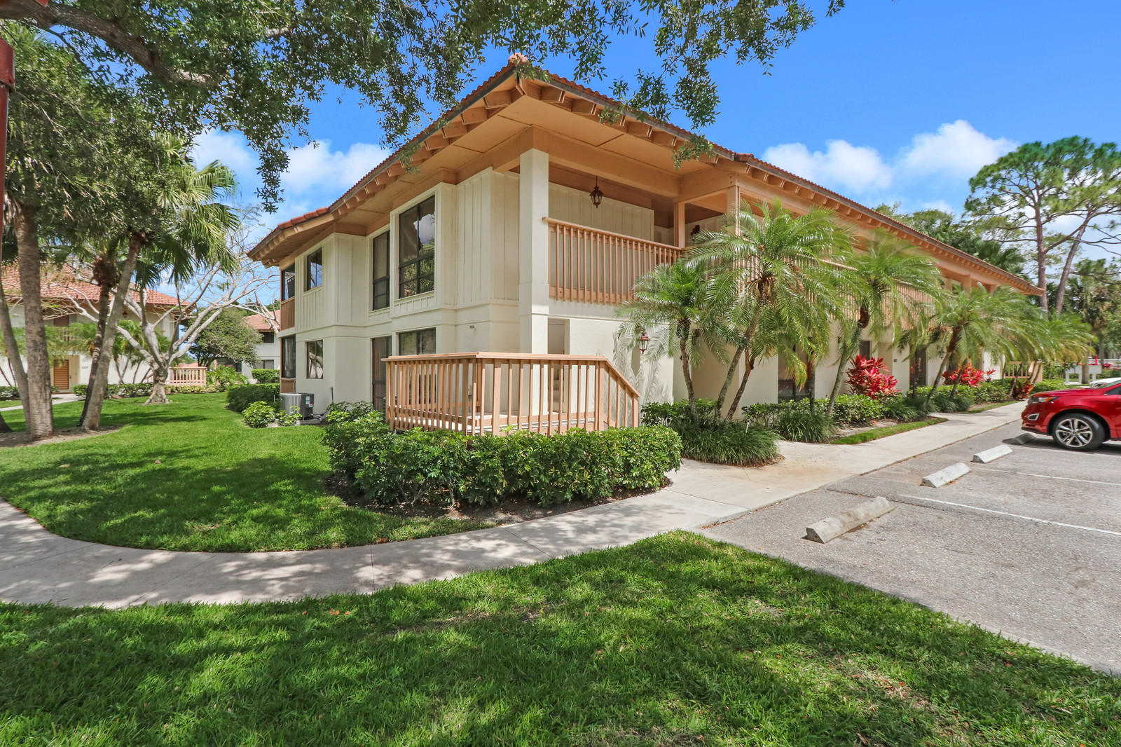 GOLF VILLAS 8 properties for sale, Palm Beach Gardens,33418 FL. Boca