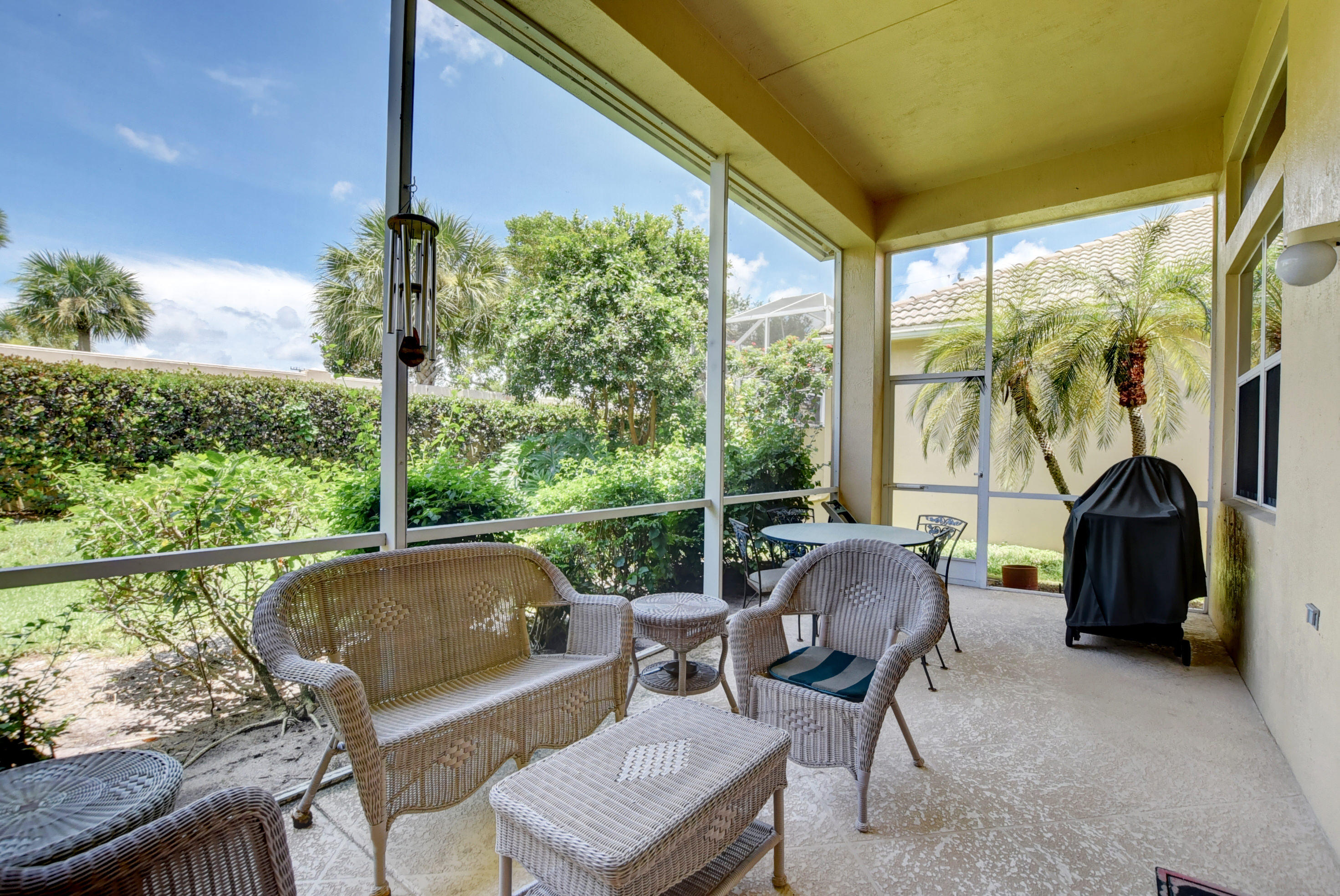 3/2 in Mizner Falls for sale 314,900