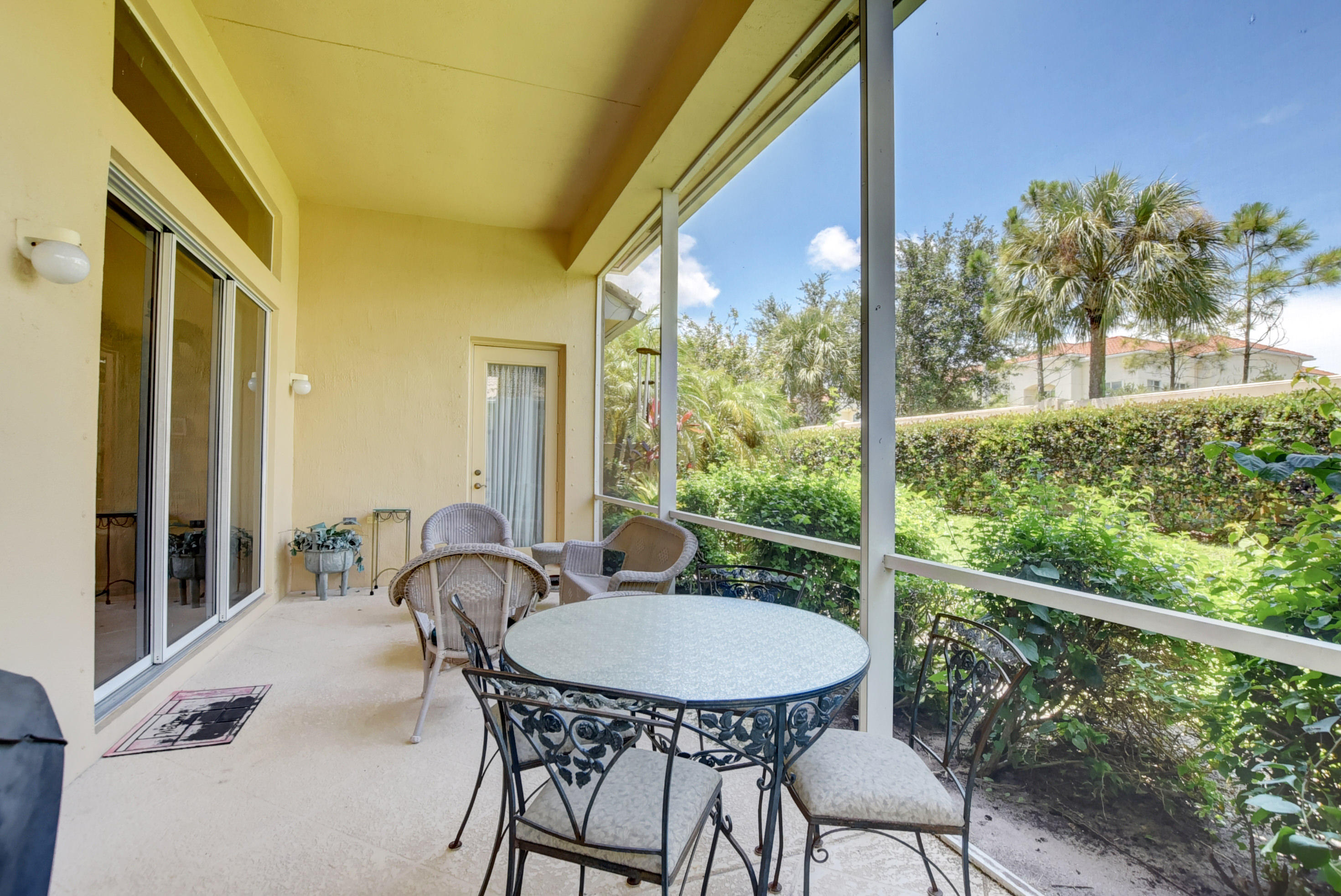 3/2 in Mizner Falls for sale 314,900