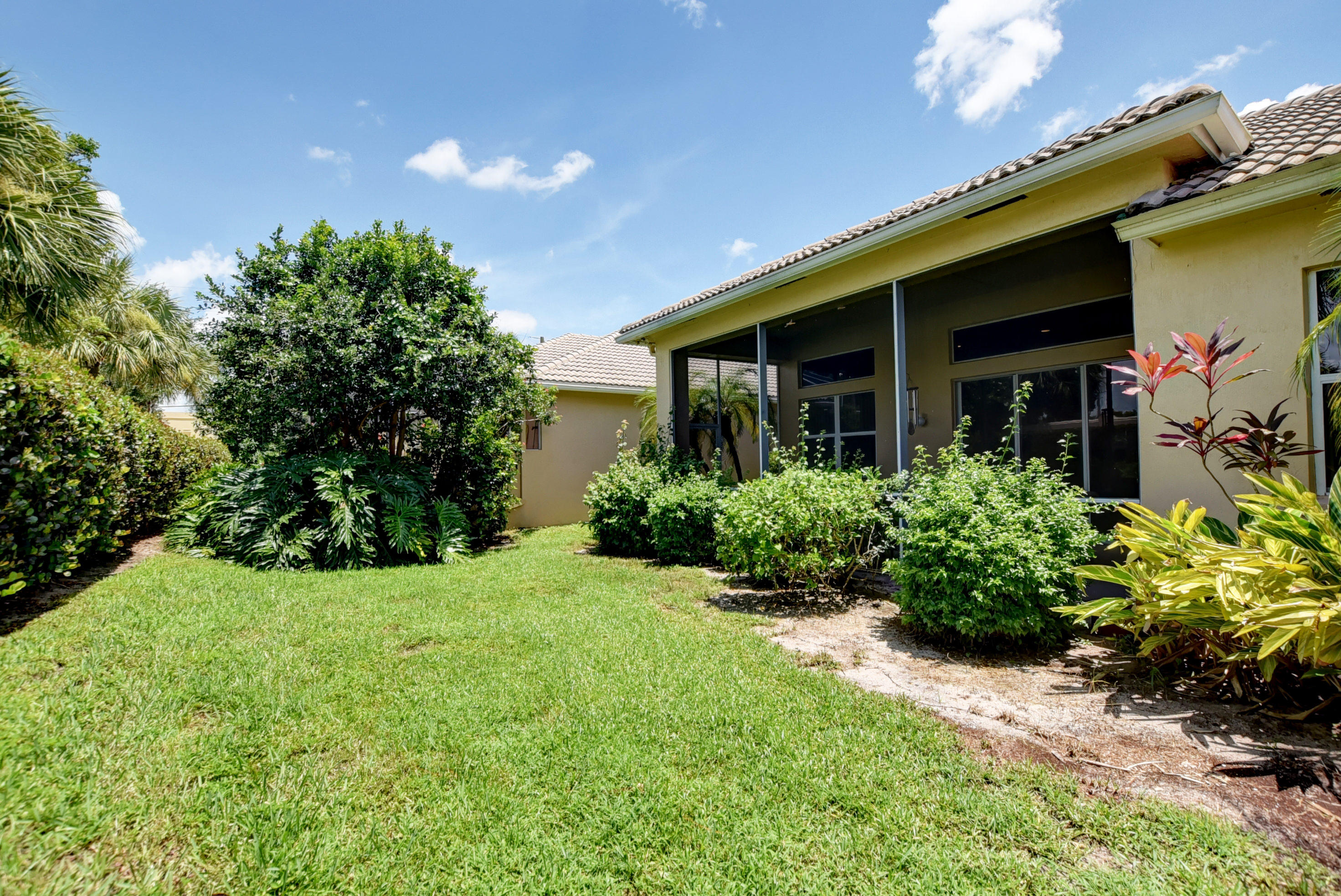 3/2 in Mizner Falls for sale 314,900