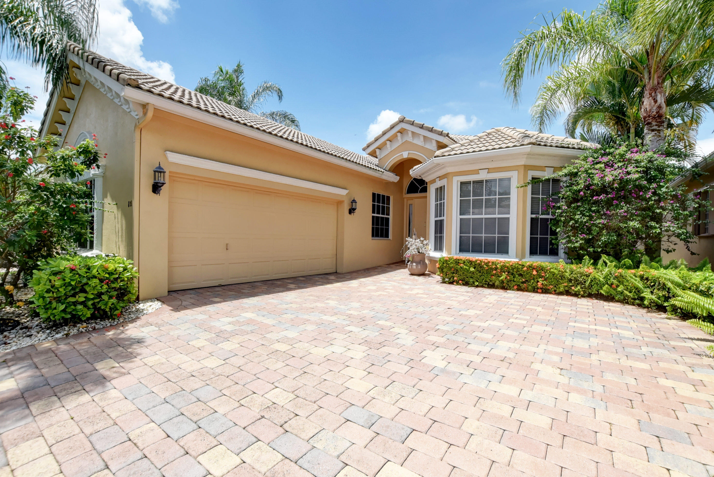3/2 in Mizner Falls for sale 314,900
