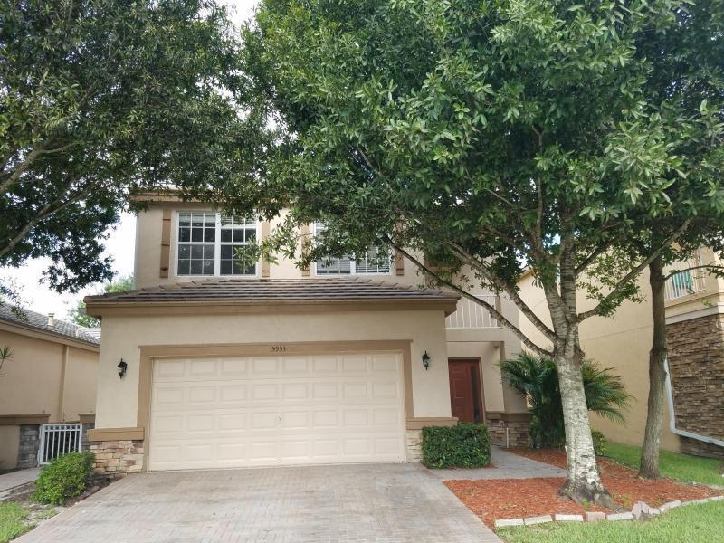 THOROUGHBRED LAKE 7 properties for sale, Lake Worth,33449 FL. Boca Agency Real Estate.