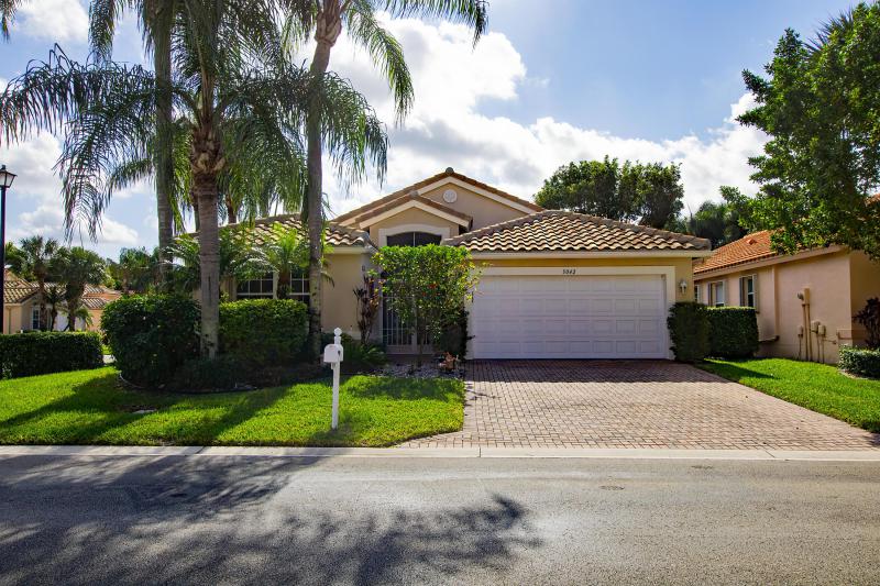 cascade lakes 6 properties for sale, Boynton Beach,33437 FL. Boca