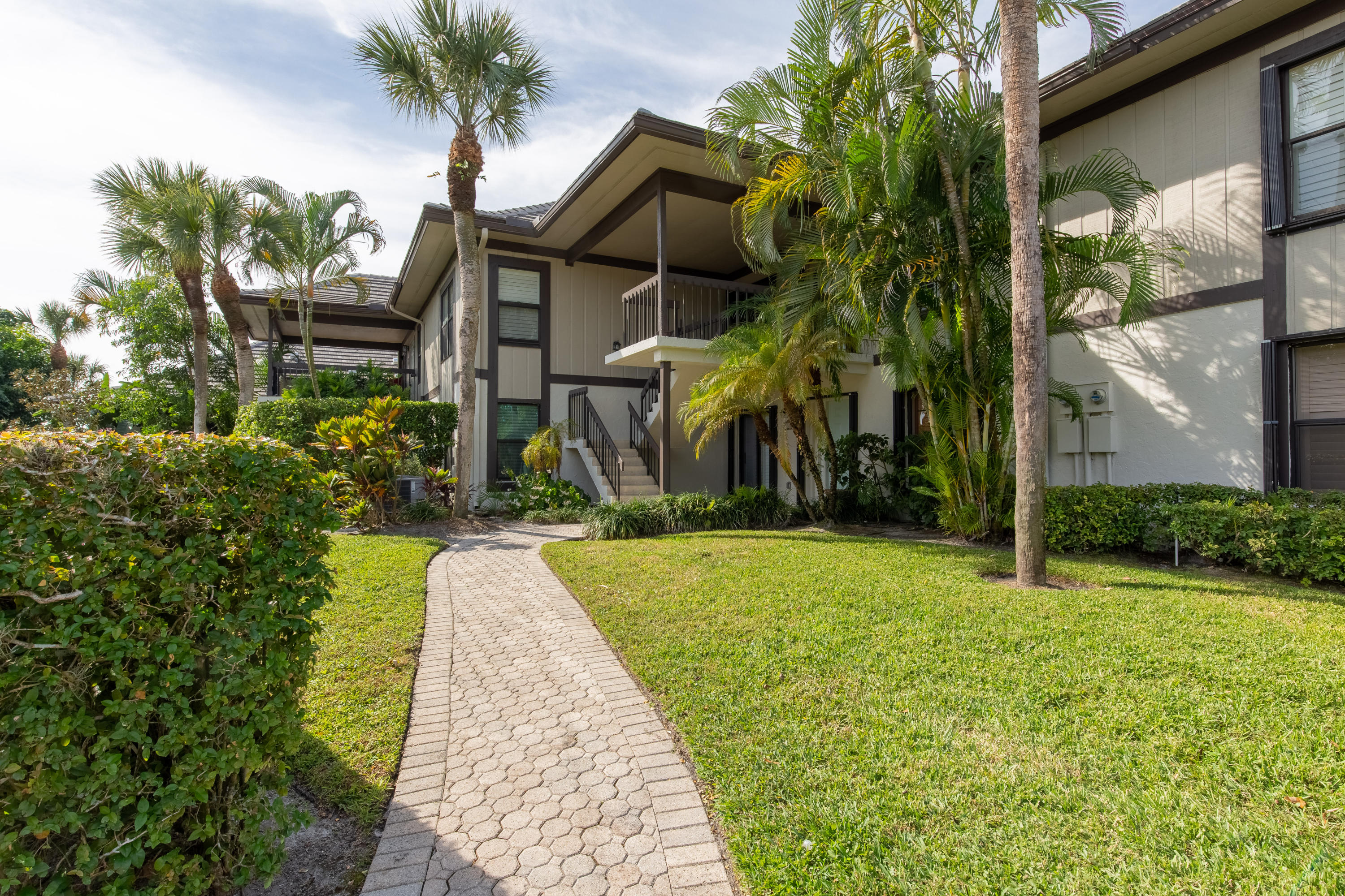 COWDRAY PARK CONDO 4 properties for sale, Wellington,33414 FL. Boca Agency Real Estate.
