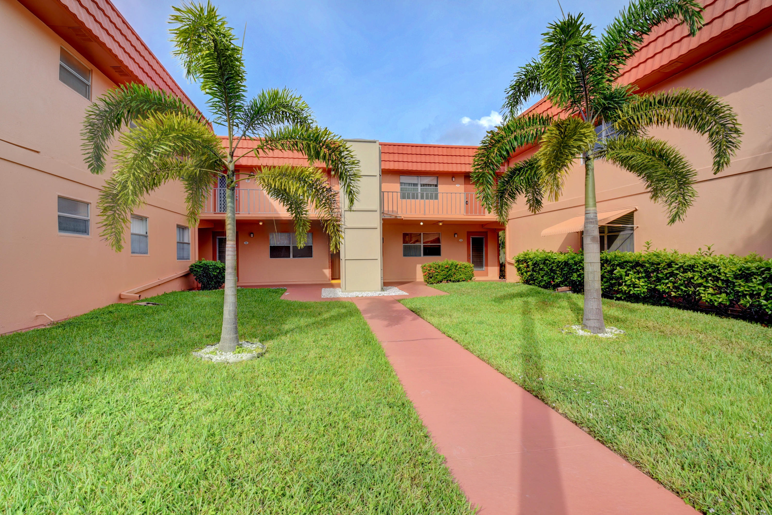 KINGS POINT SAXONY CONDOS 25 properties for sale, Delray Beach,33446