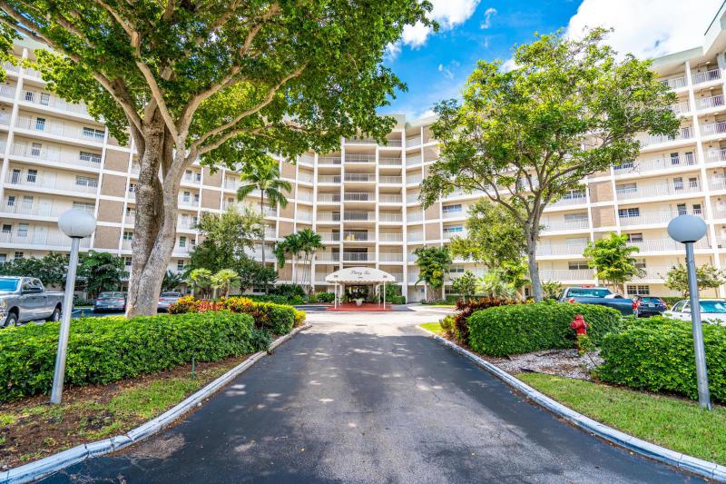 palmaire c c 26 properties for sale, Pompano Beach,33069 FL. Boca