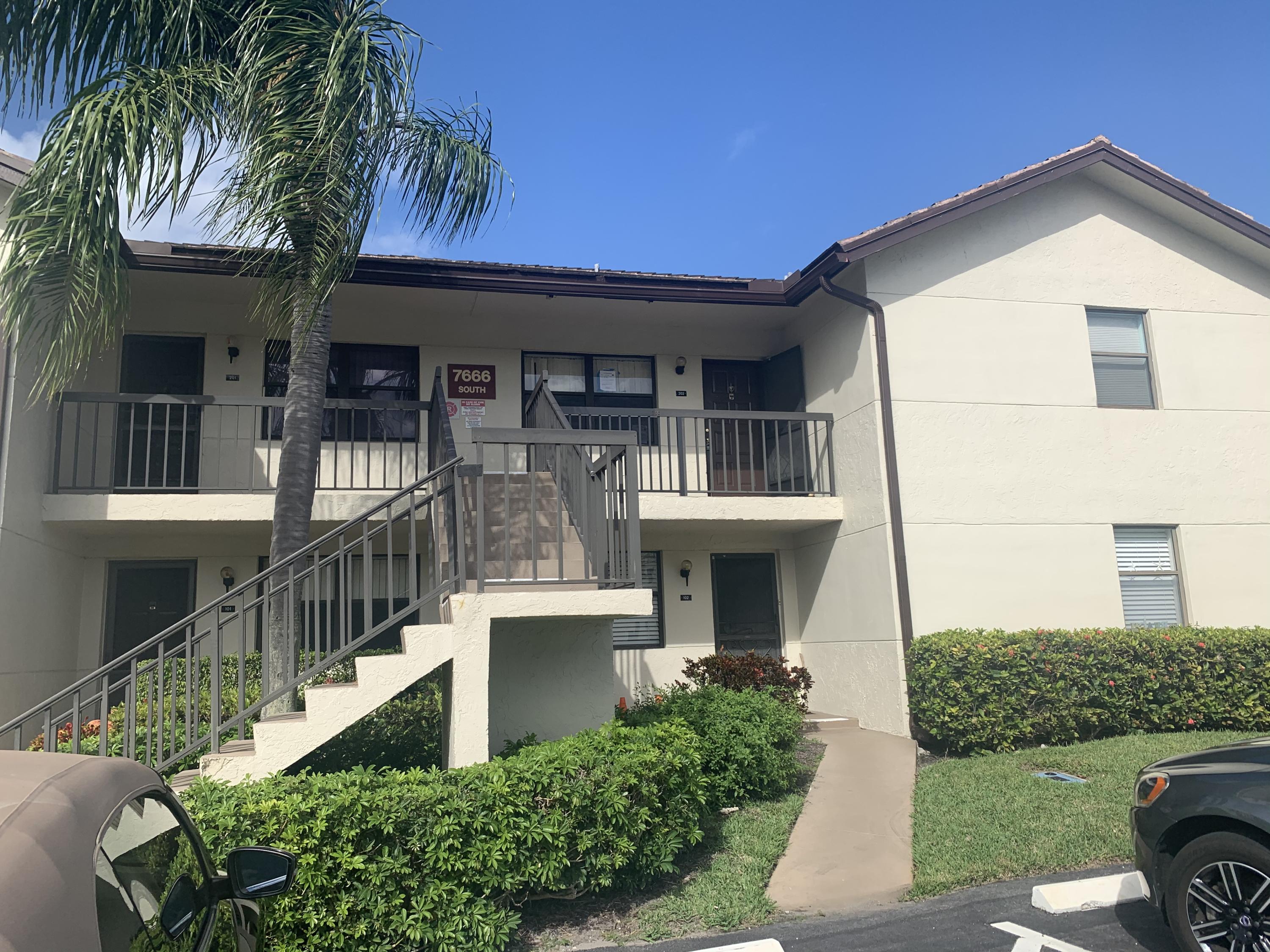 MLS R10596371 in LUCERNE POINTE ONE,TWO,THLUCERNE POINTE ONE,TWO,TH