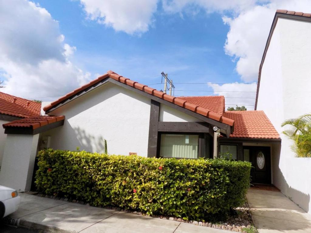 KENLAND 5 properties for sale, Miami,33186 FL. Boca Agency Real Estate.