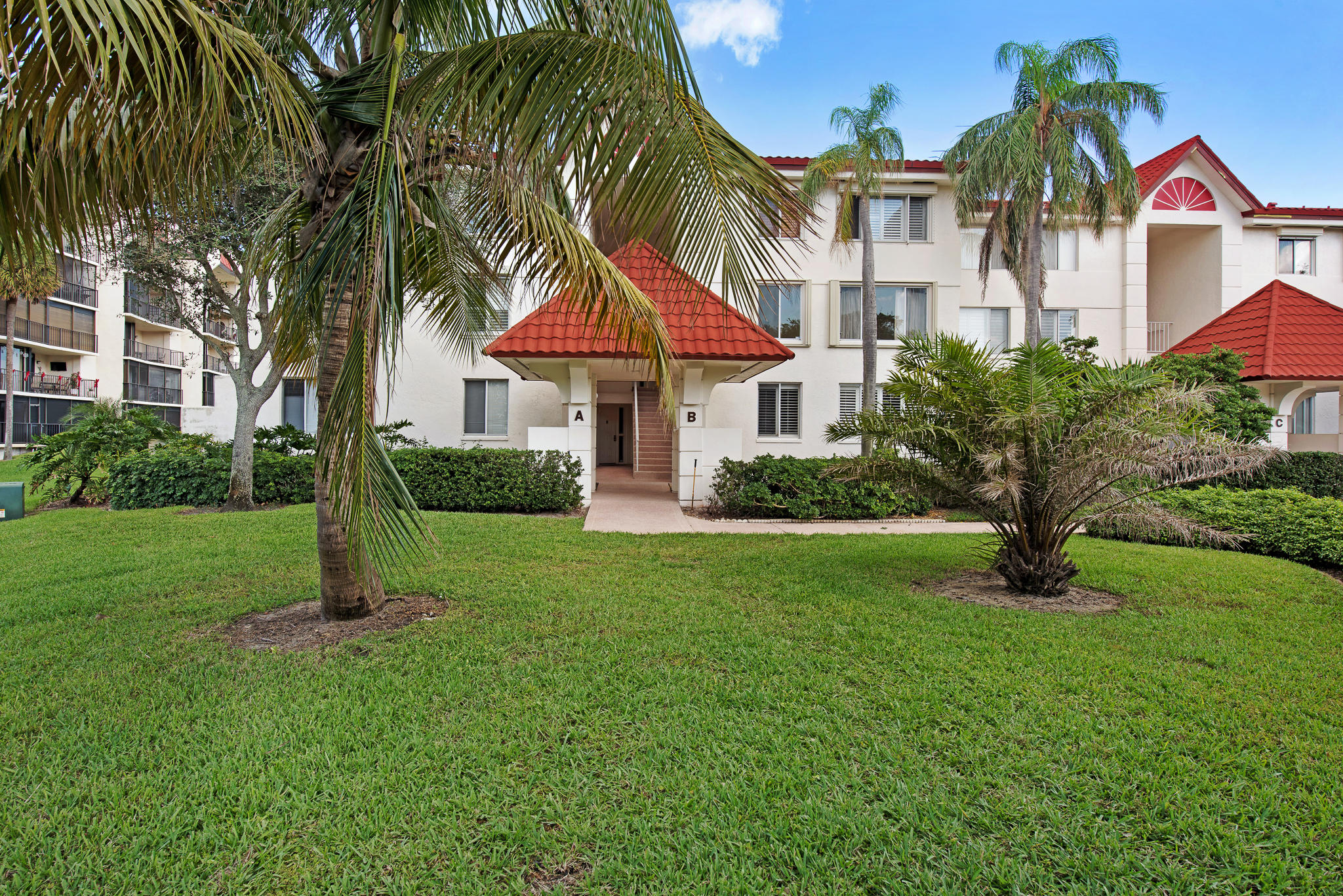 HALF MOON BAY 11 properties for sale, Hypoluxo,33462 FL. Boca Agency