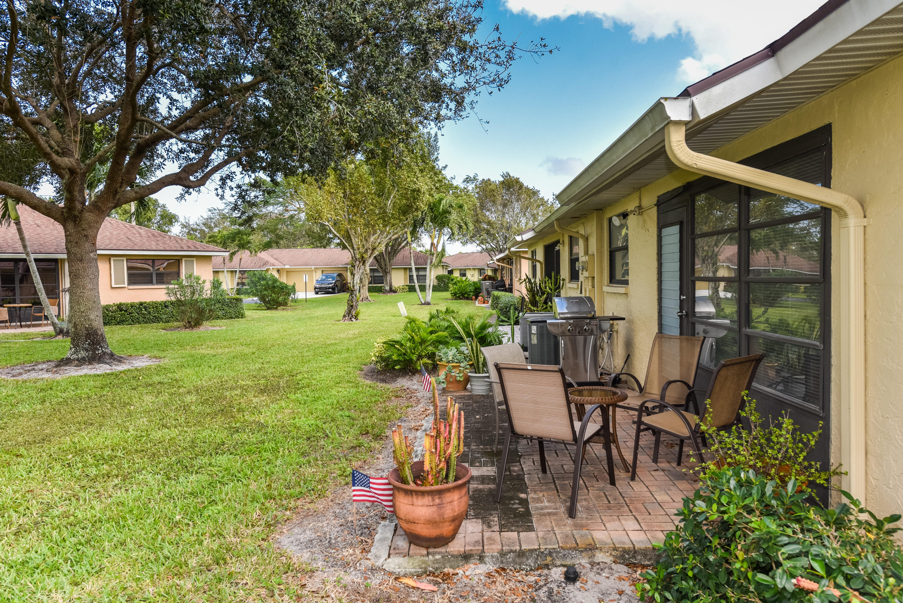 2/2 in Bent Tree Villas for sale 199,999