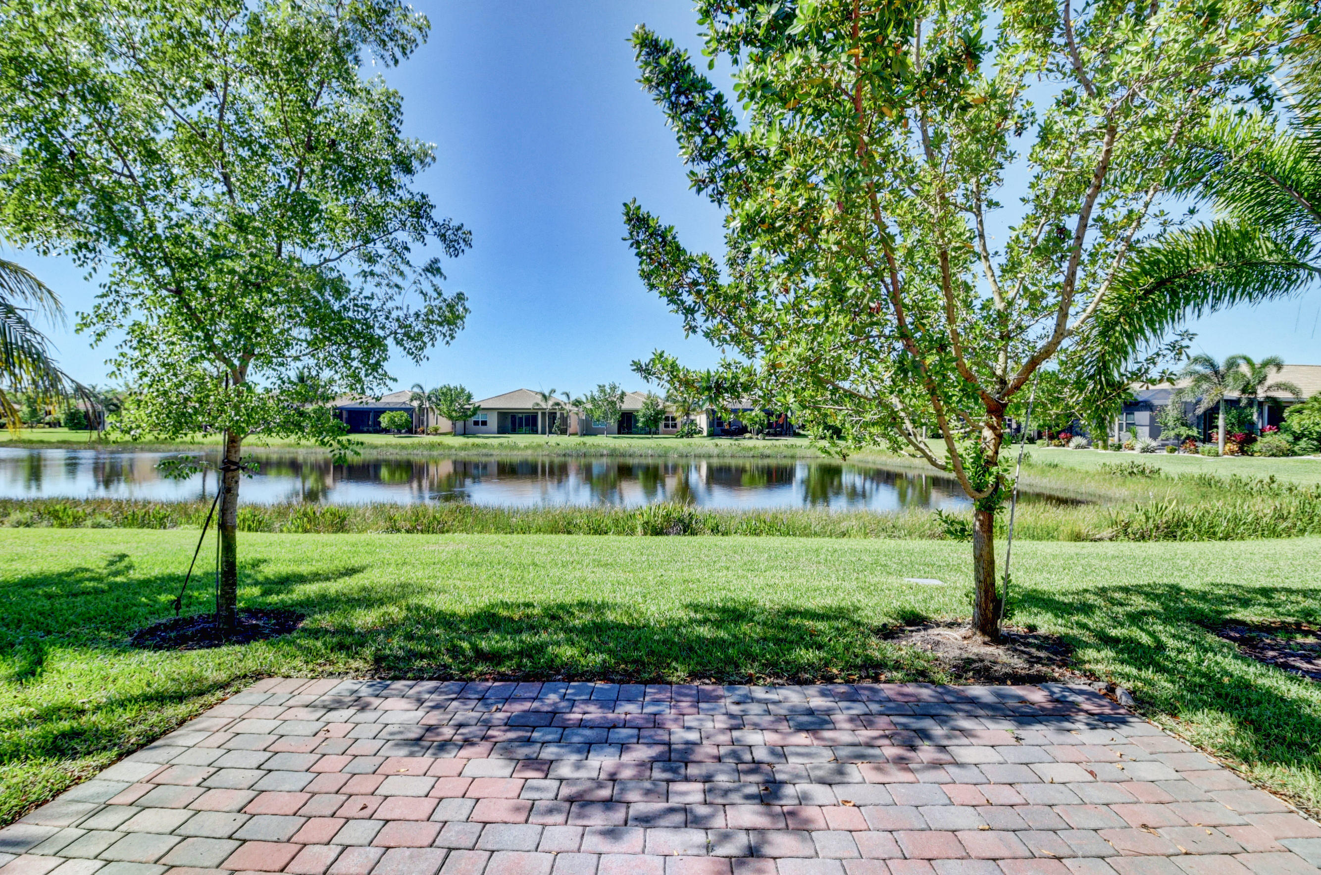 2/2 in Valencia Cove for sale 559,000