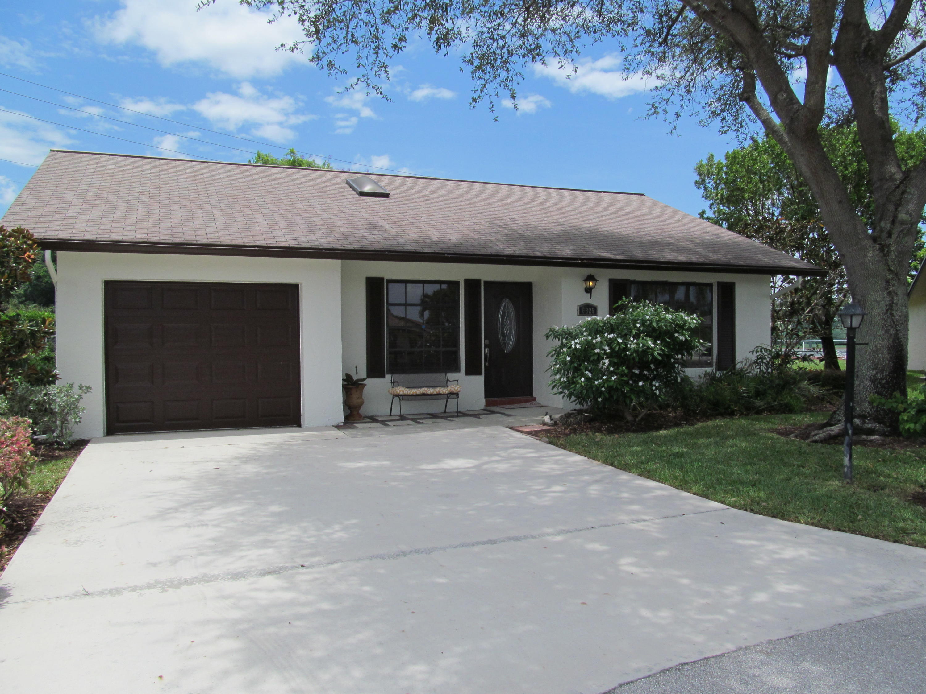 Buttonwood 2 properties for sale, Green Acres,33463 FL. Boca Agency