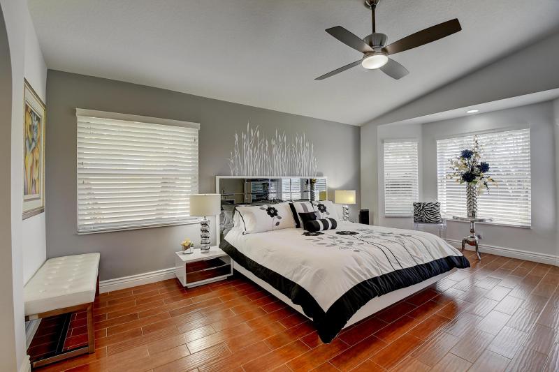 3/2 in Cascade Lakes for sale 469,000