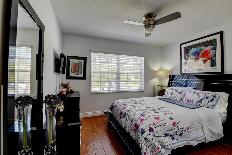 3/2 in Cascade Lakes for sale 469,000