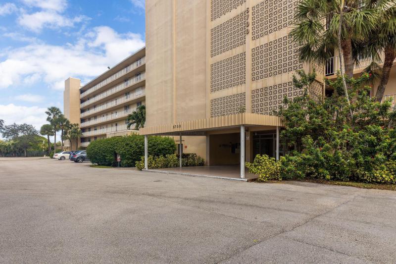 BOCA TEECA 38 properties for sale, Boca Raton,33487 FL. Boca Agency