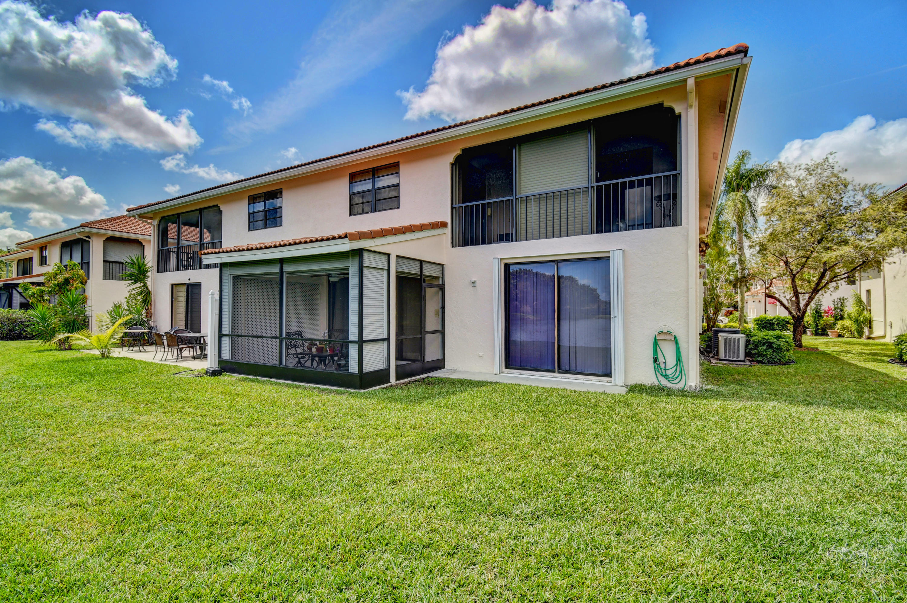 2/2 in Villa San Remo for sale 210,000