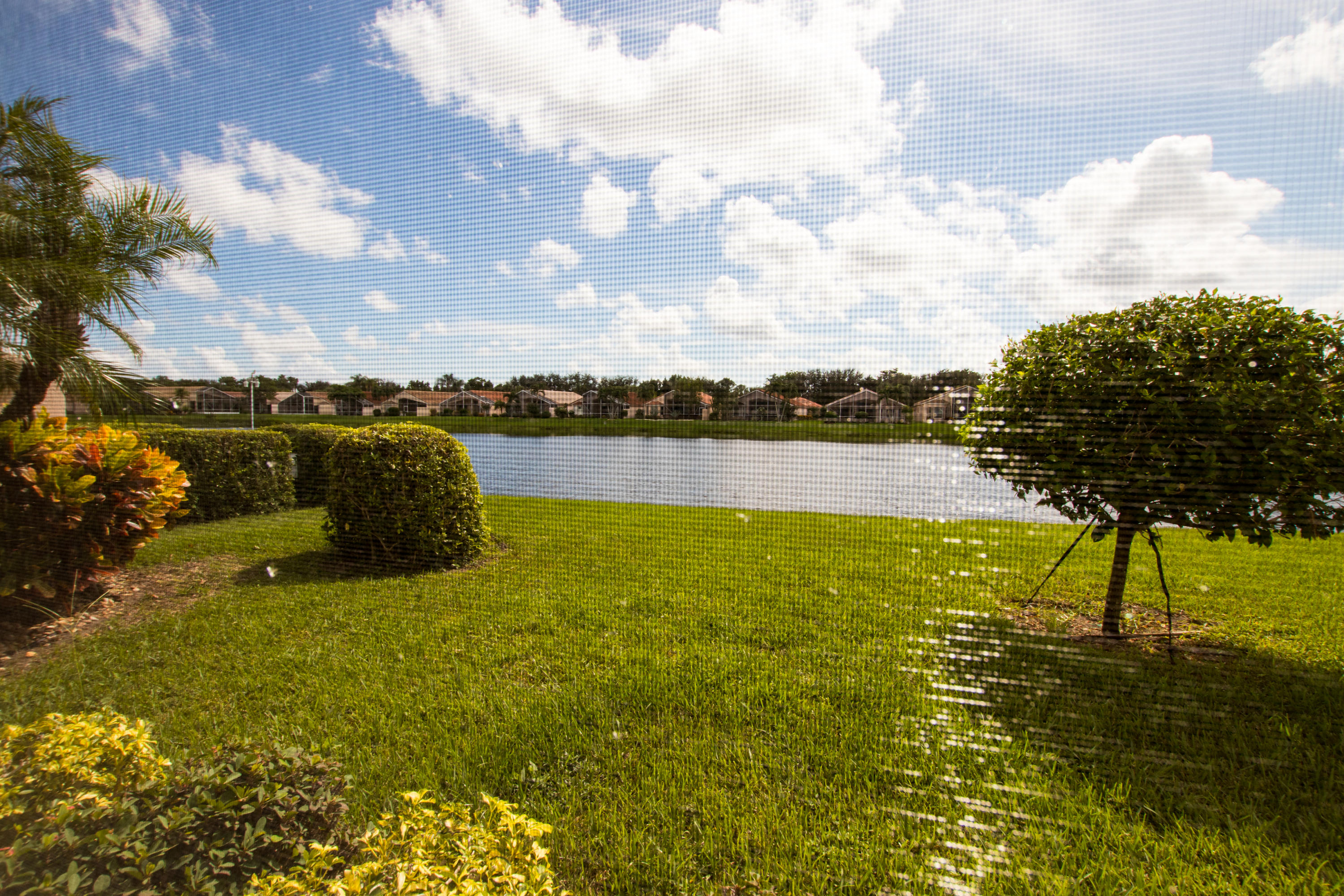 3/2 in Cascade Lakes for sale 375,000