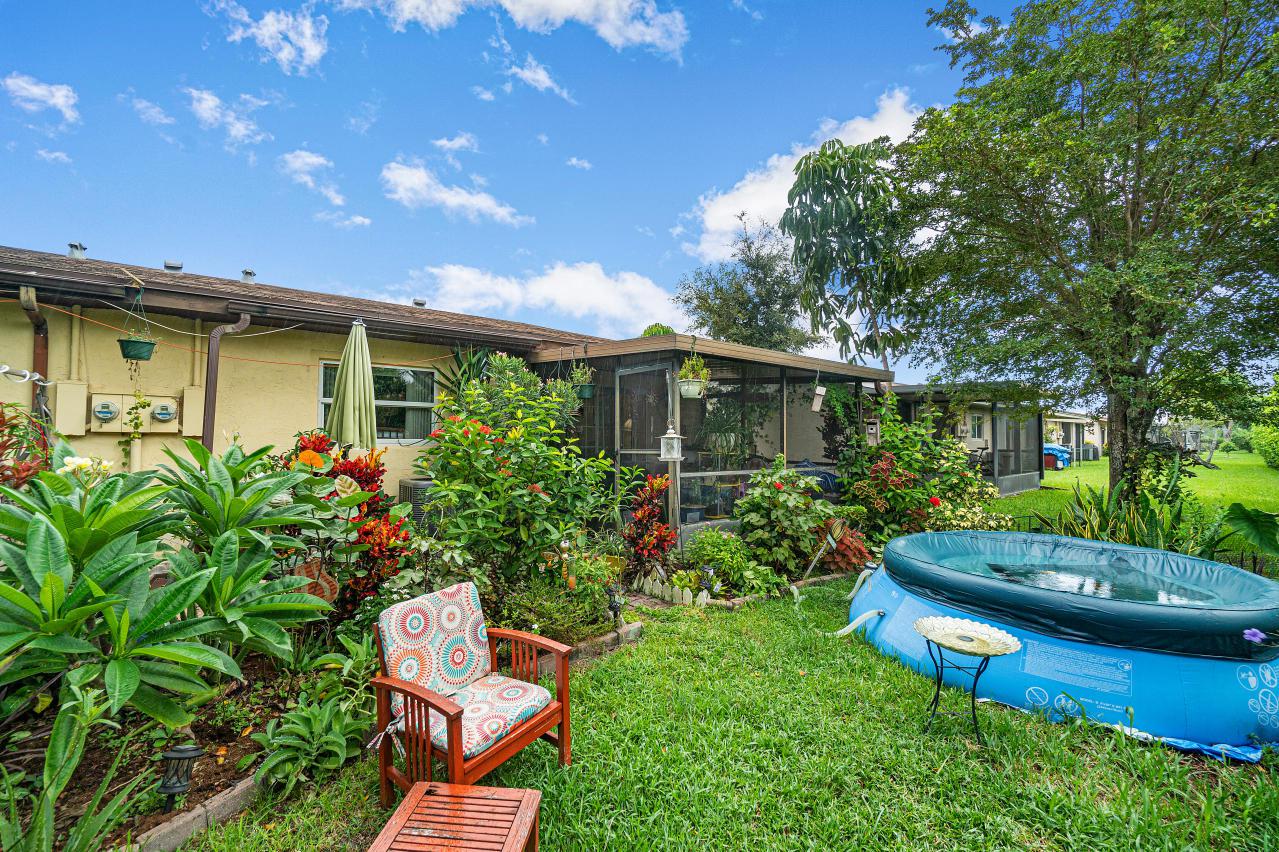 2/2 in Delray Villas I at Delray Villas for sale 174,900