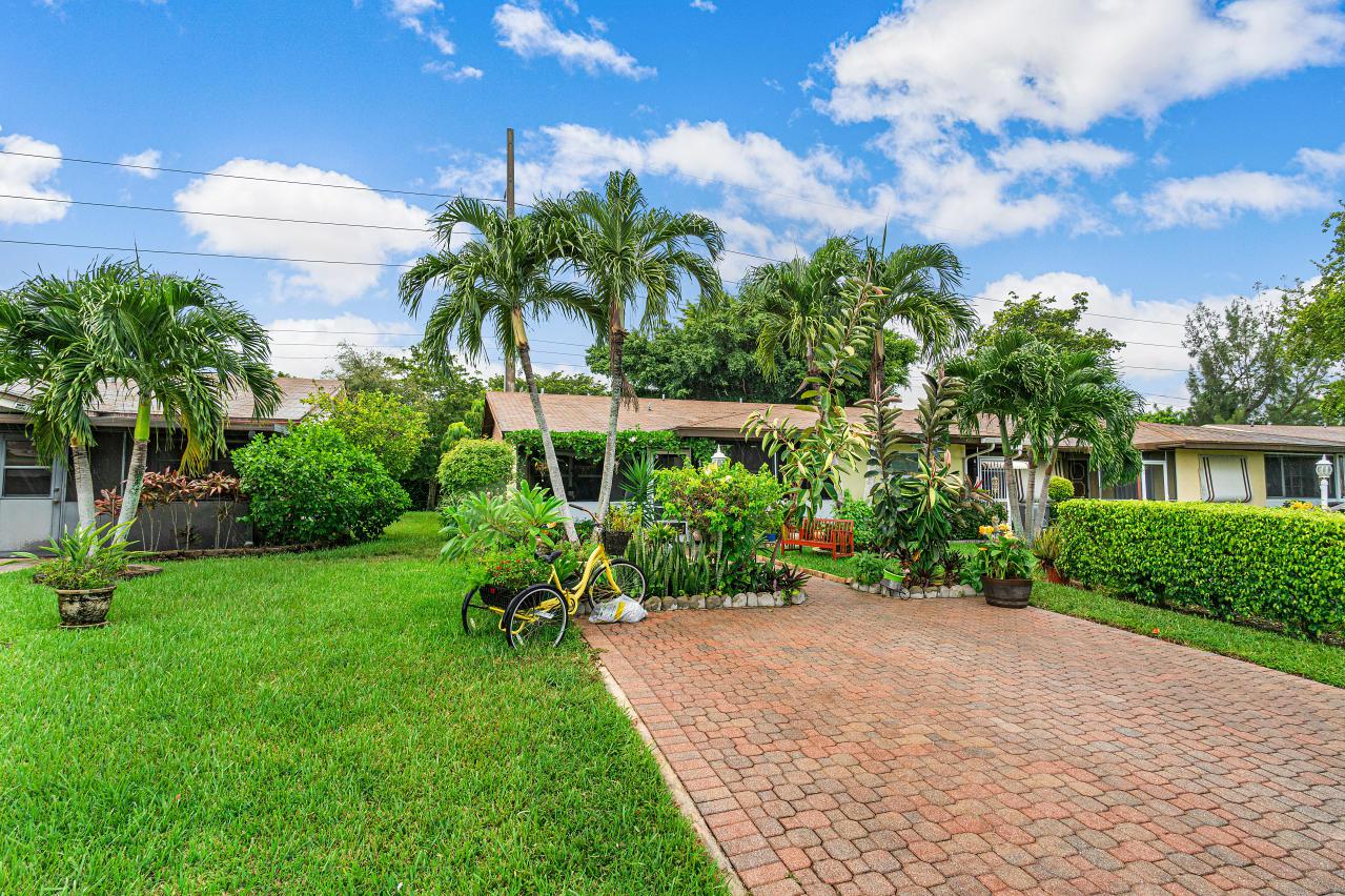 2/2 in Delray Villas I at Delray Villas for sale 174,900