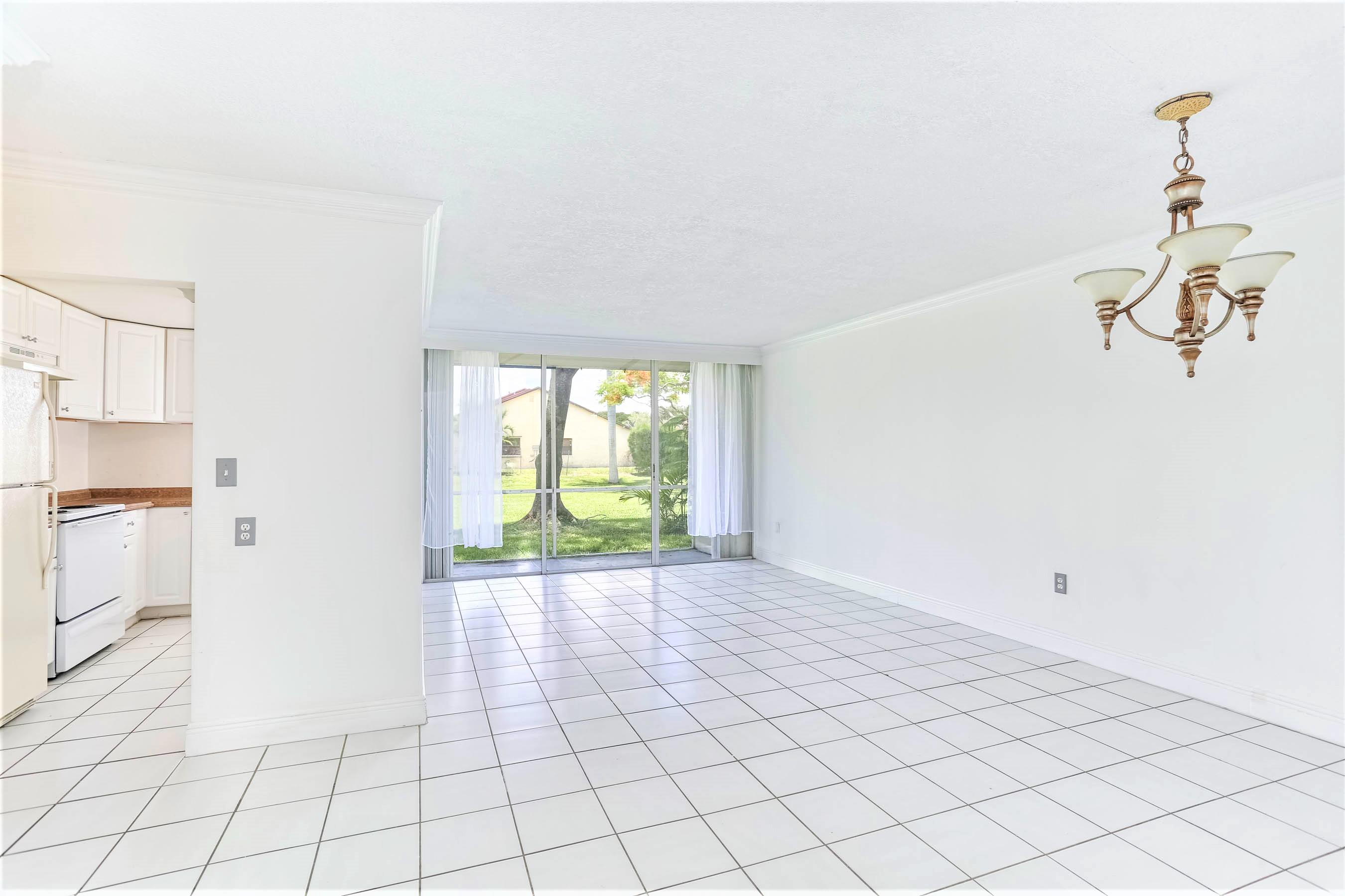 Lakeside Village Condo 10 properties for sale, Palm Springs,33461 FL