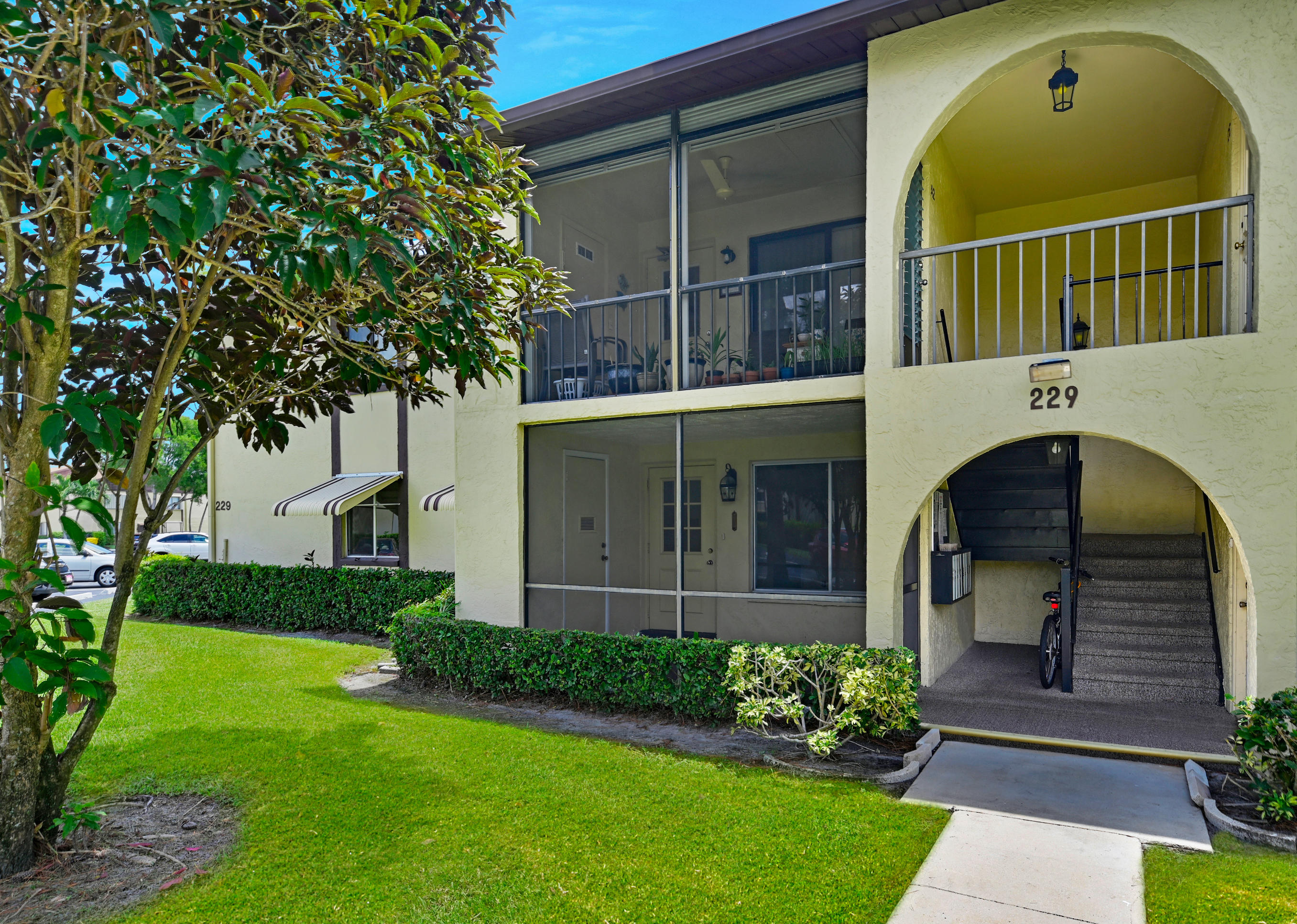 Pine Ridge South II 12 properties for sale, Green Acres,33463 FL. Boca Agency Real Estate.