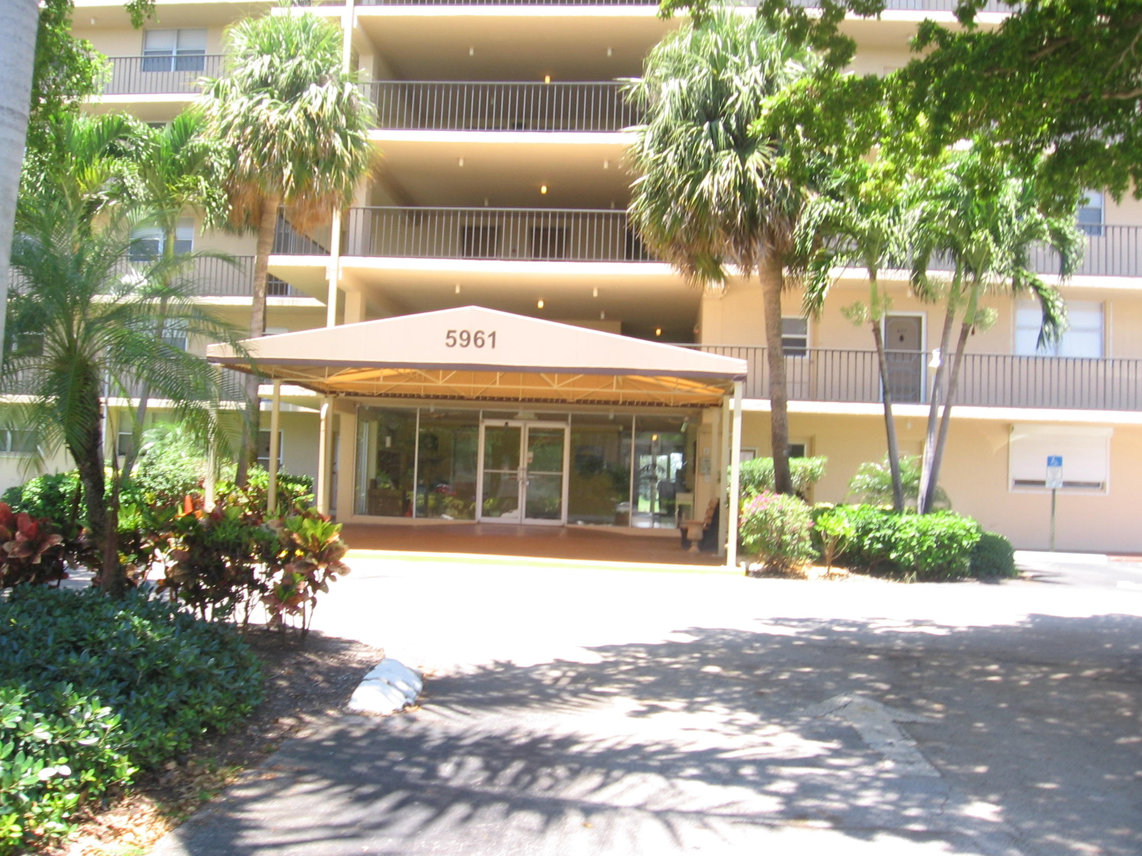 Boca Teeca Condo 11 properties for sale, Boca Raton,33487 FL. Boca