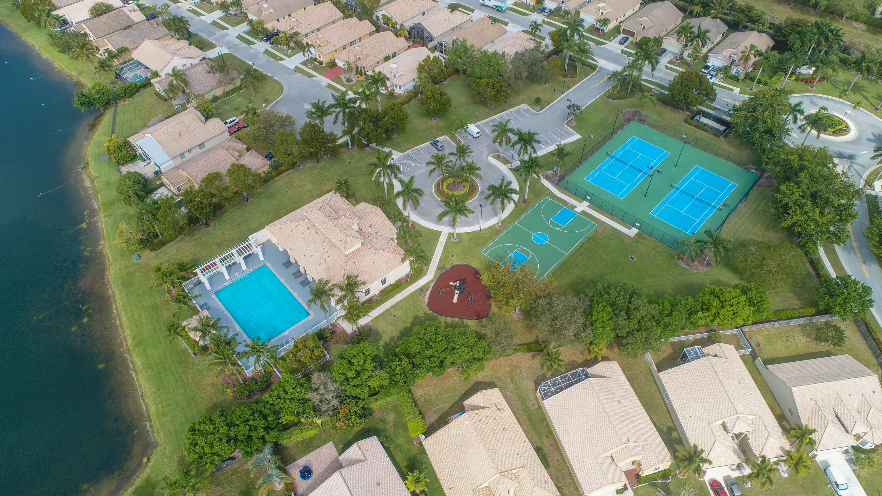 3/2 in Verona Lakes for sale 369,500