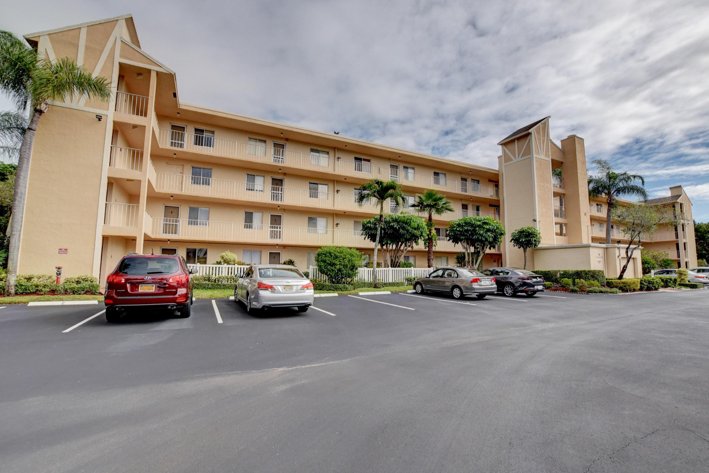 2/2 in Huntington Lakes at Huntington Lakes for sale 139,900