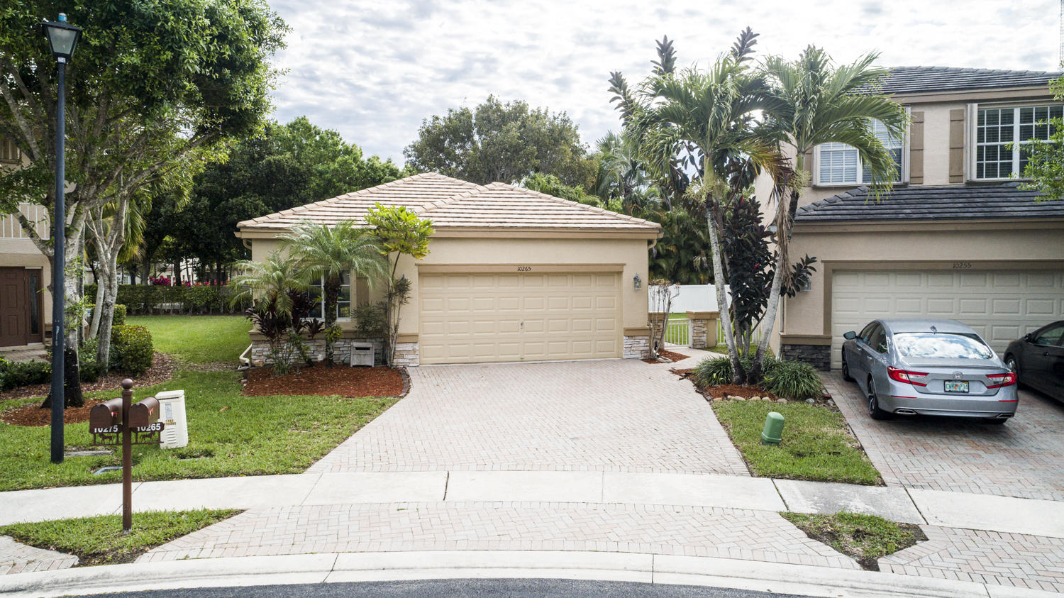 THOROUGHBRED LAKE 8 properties for sale, Lake Worth,33449 FL. Boca