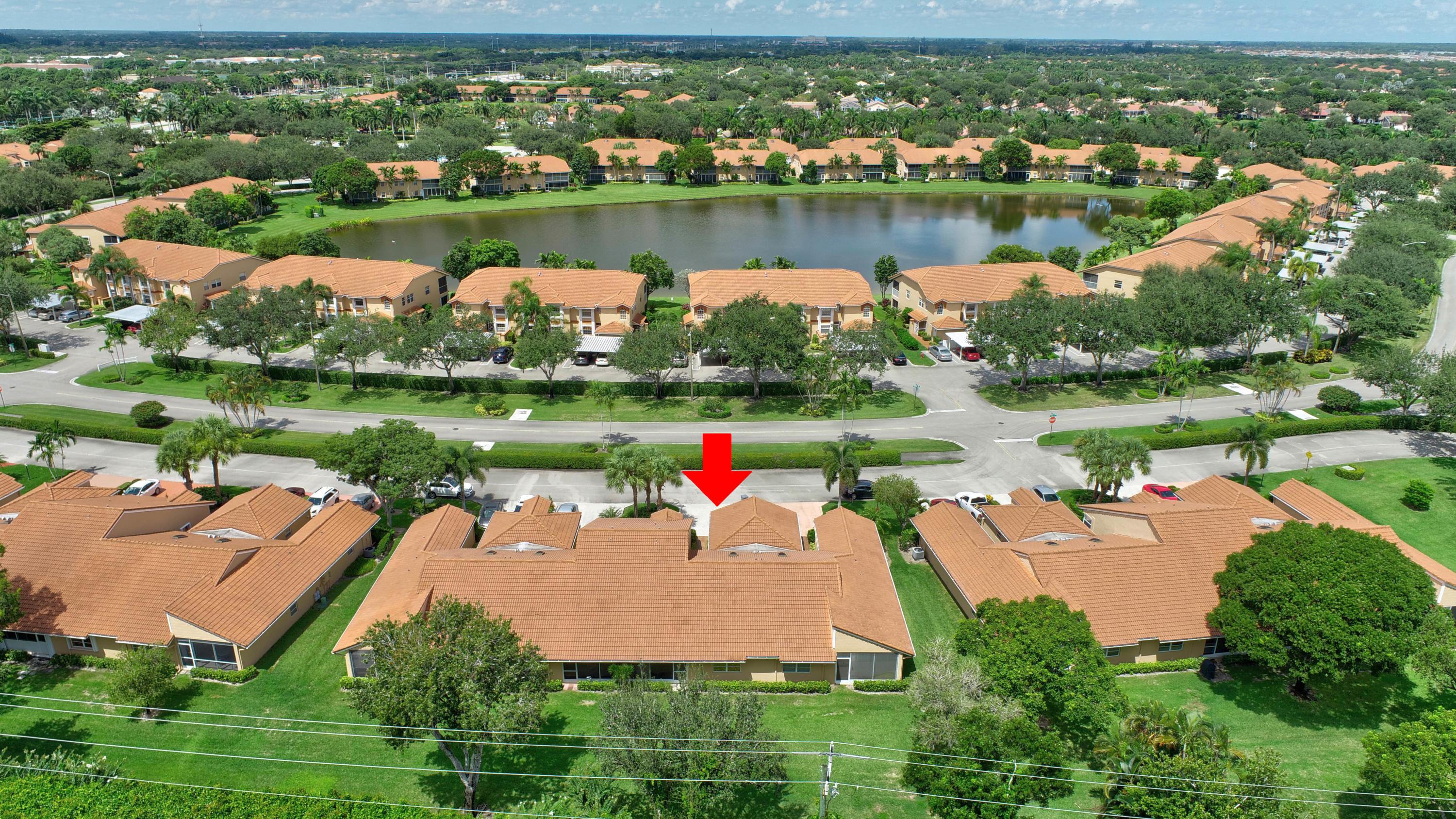 2/2 in Palm Isles for sale 189,900