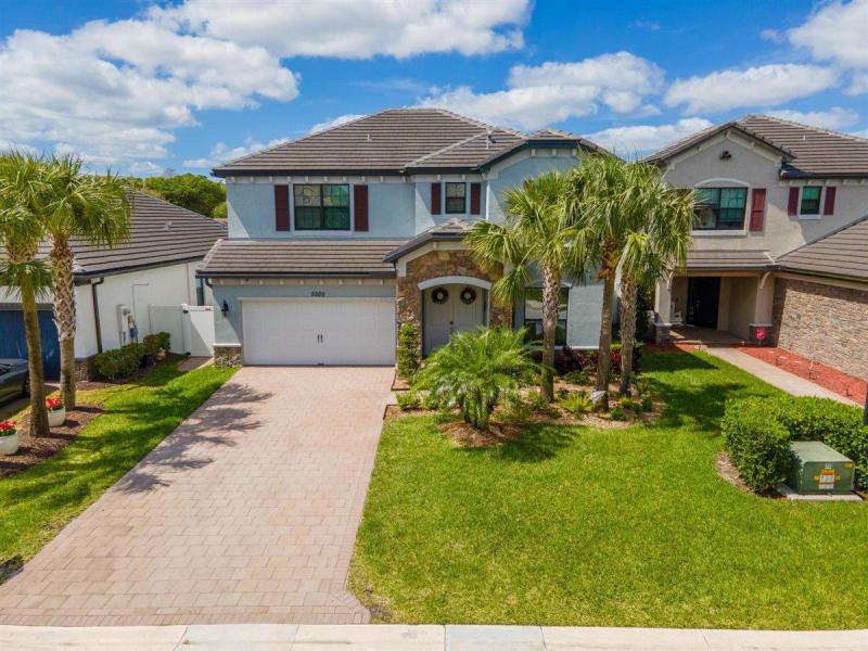 4/3.1 in Silverwood Estates for sale 590,000