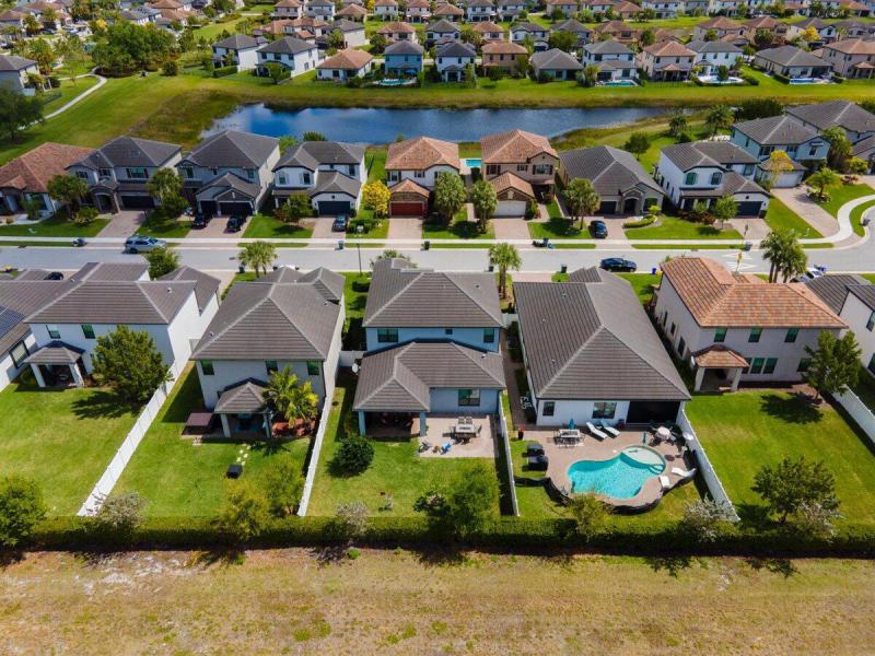 4/3.1 in Silverwood Estates for sale 590,000